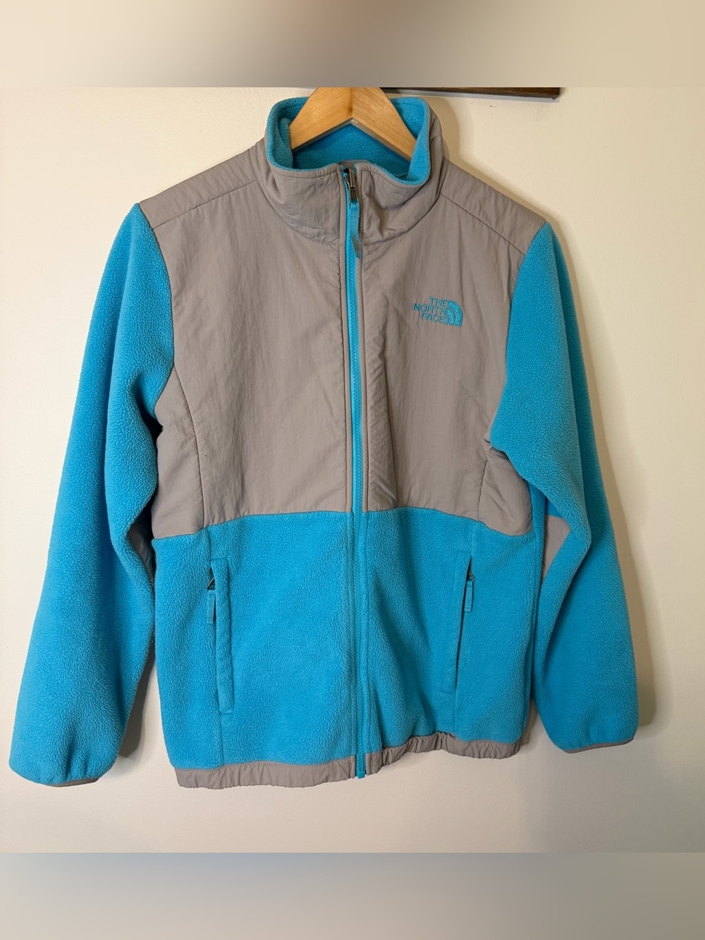 The North Face Girls XL 18 Fleece Jacket Blue Gray Full Zip Lightweight Coat